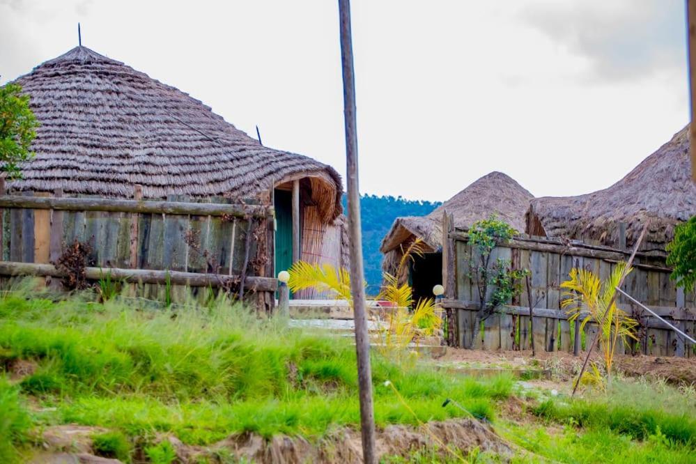 Kitabi Ecocenter Hotel Gabegi Bagian luar foto